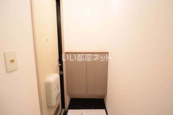 埼玉県北足立郡伊奈町中央2(アパート)の賃貸物件の玄関