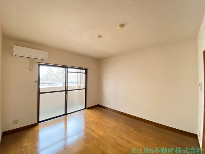 メゾンドソフィア月出の居間