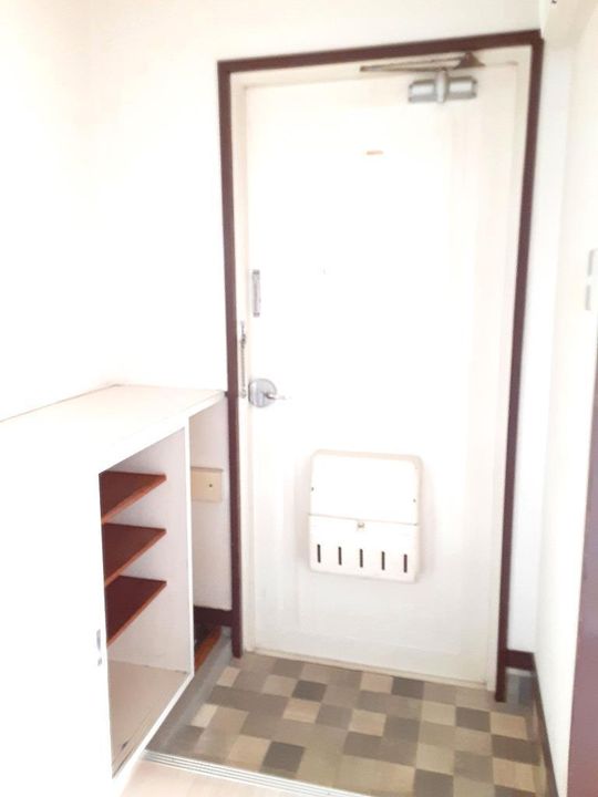 山王ハイツの玄関