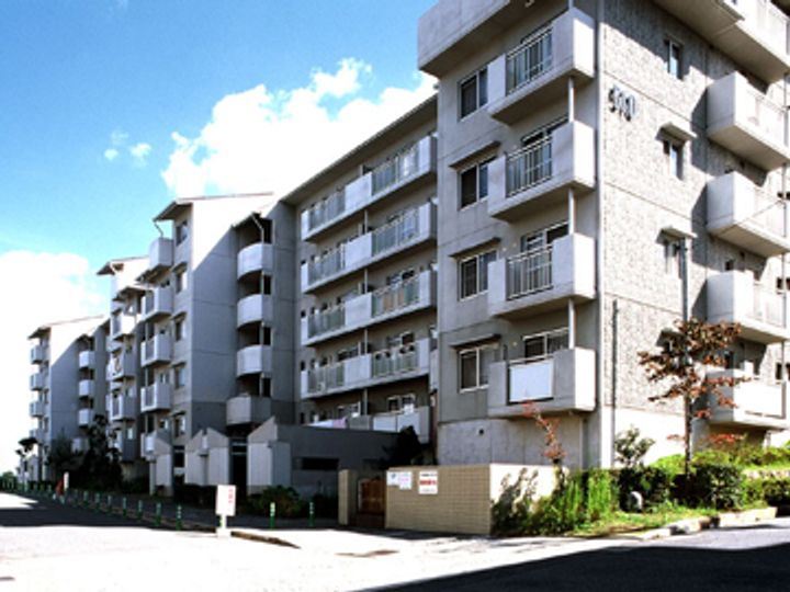 UR高槻・阿武山五番街の外観