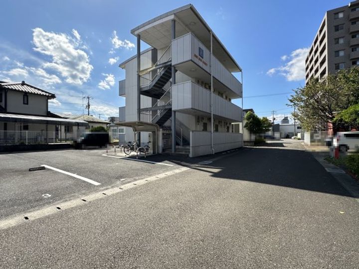 高知県高知市南金田(アパート)の賃貸物件の外観