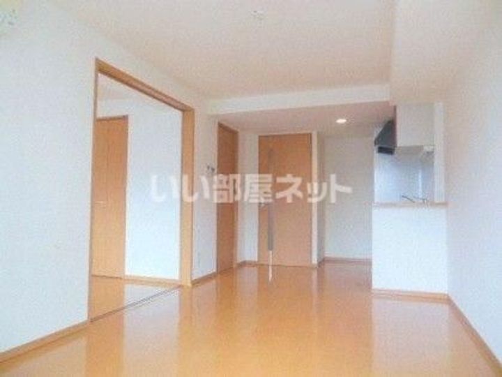 J-ecoa月寒東(旧ラ・シャルマン福住)の居間