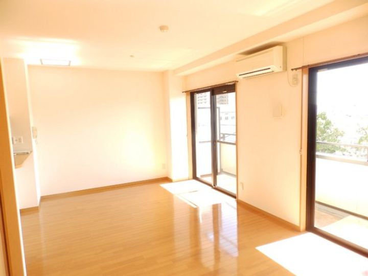 広島県福山市南蔵王町2(マンション)の賃貸物件の居間