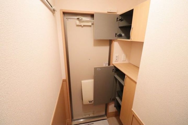 茨城県稲敷郡阿見町大字荒川本郷(アパート)の賃貸物件の玄関