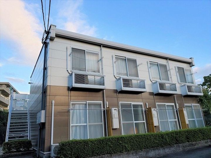レオパレスリバートップの外観