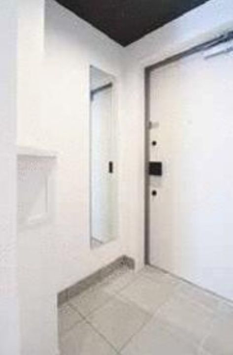 東京都世田谷区経堂1(マンション)の賃貸物件の玄関