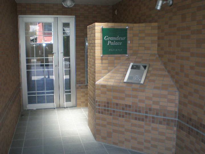 静岡県裾野市茶畑(マンション)の賃貸物件の地図