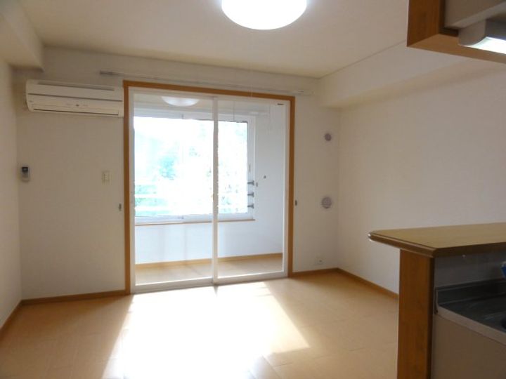 山形県山形市上桜田4(アパート)の賃貸物件の居間