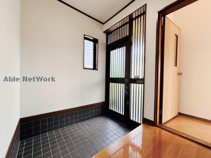 三重県津市高茶屋4(一戸建)の賃貸物件の玄関