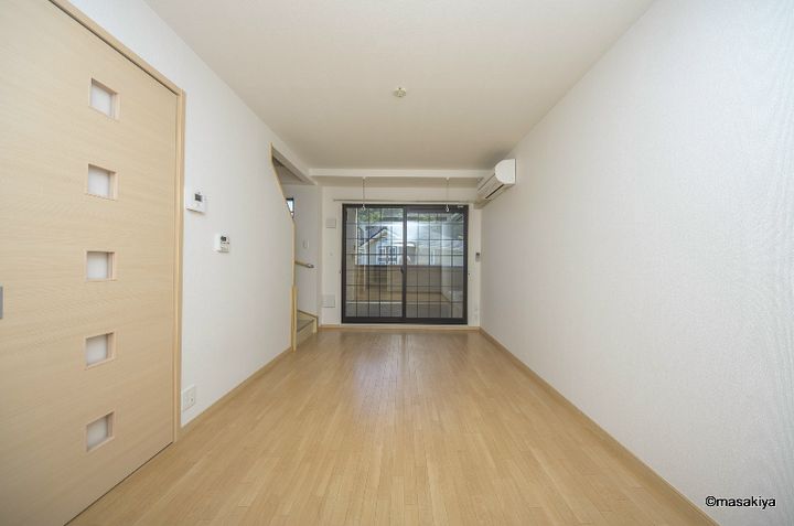 ガーデンハウス朝日山 Dの居間