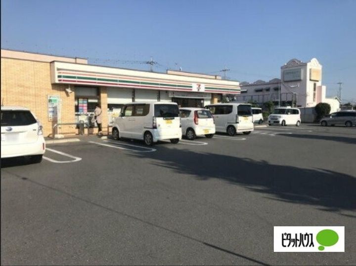プチ・ロワイヤルの周辺