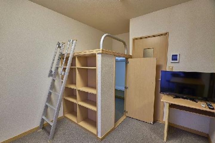 レオパレスレスト 清水の居間