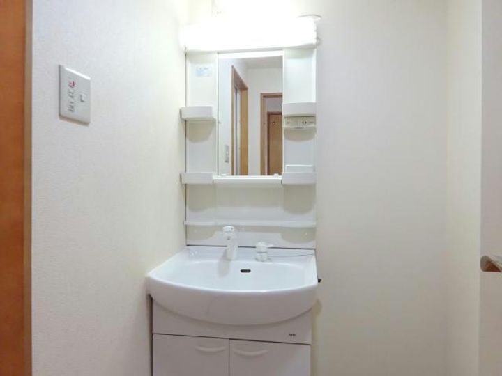 レジュイール東中通の内装