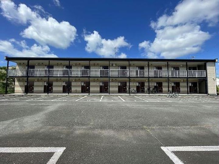 レオパレスET 静波の外観