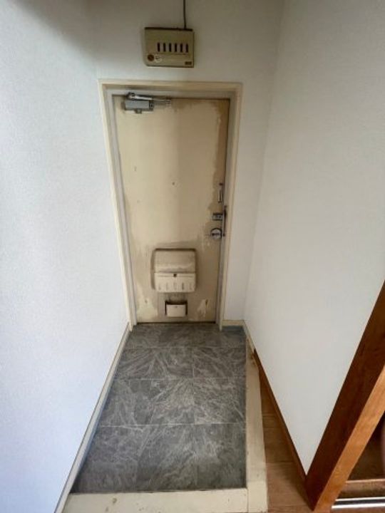 メゾンドール住吉の玄関