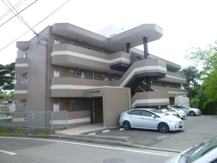 サンパレス小松島の外観