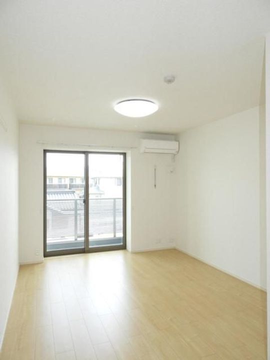 広島県広島市佐伯区五日市中央7(マンション)の賃貸物件の居間