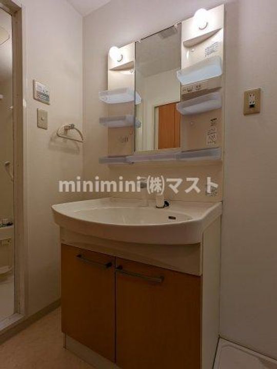 シンエイアド中央大通りビルディングの内装