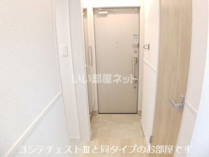 アドヴァン姪浜 E棟の玄関