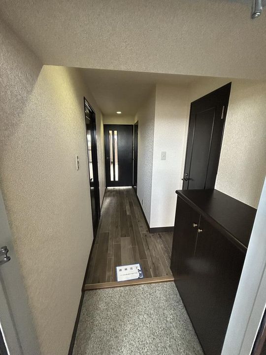 埼玉県春日部市粕壁3(マンション)の賃貸物件の玄関