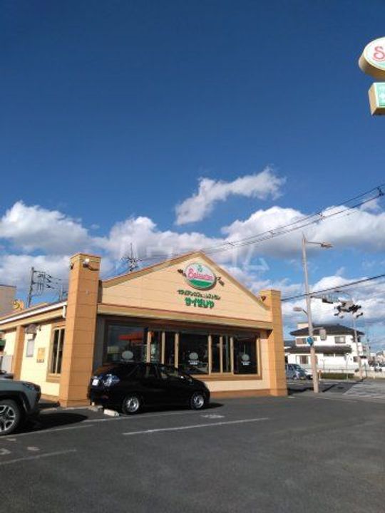 ホワイトプラム2の周辺