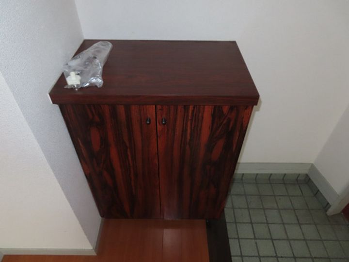 渡里ビルの玄関