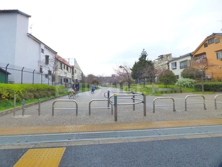 サンジョイアゼロの周辺