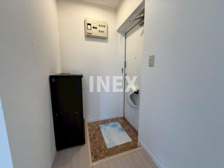 神奈川県横浜市港南区大久保1(マンション)の賃貸物件の玄関