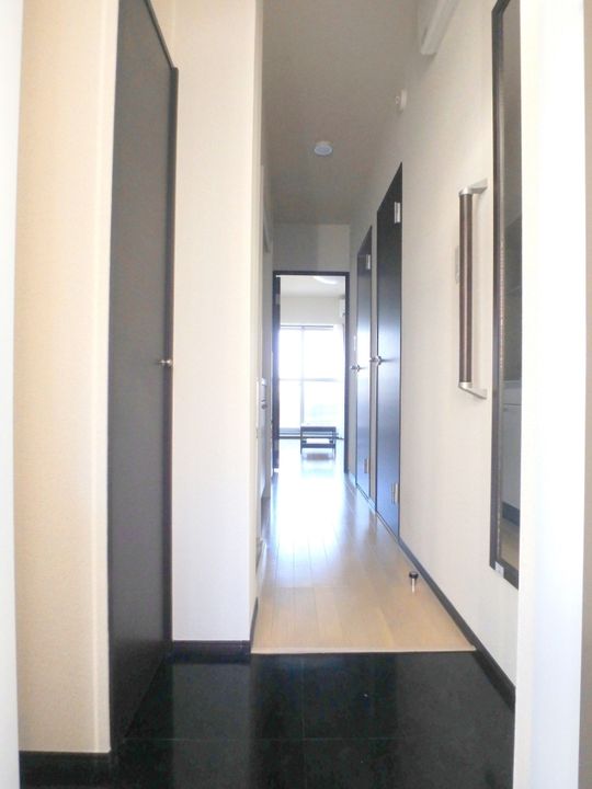 リバーサイド遠の玄関