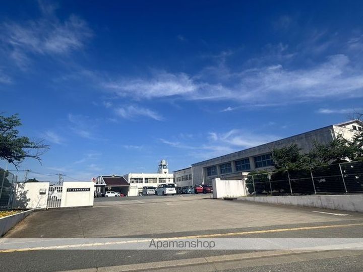 パロッセ綾の周辺