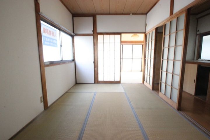 上本アパート東棟の居間