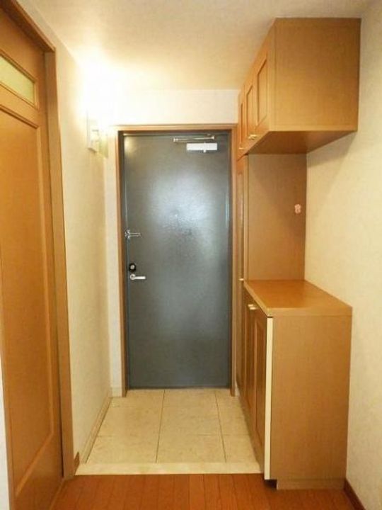 神奈川県横浜市鶴見区鶴見中央3(マンション)の賃貸物件の玄関