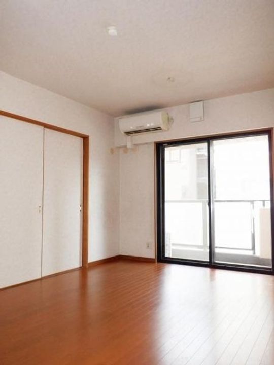 神奈川県横浜市鶴見区鶴見中央3(マンション)の賃貸物件の居間