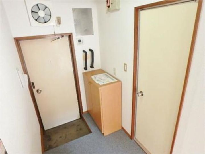 サンアベニュー増島の玄関