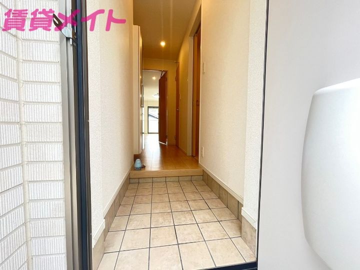 ブロッサムBの玄関