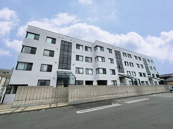 ニューハイツ幸の外観