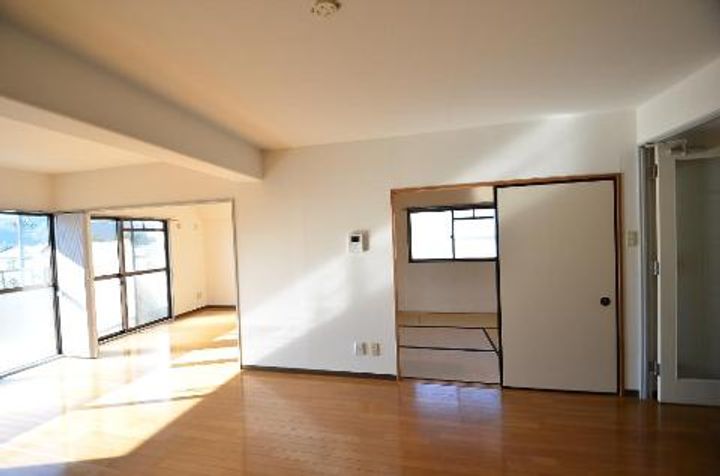アンファミーユ西小路の居間
