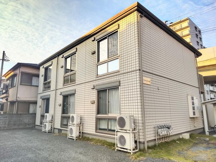 プール・トゥー・ジュールの外観