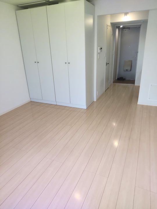 プール・トゥー・ジュールの居間