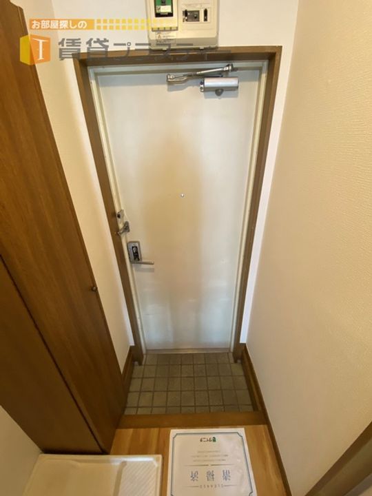 千葉県浦安市堀江6(アパート)の賃貸物件の玄関