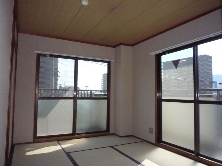 広島県呉市広本町1(アパート)の賃貸物件の居間
