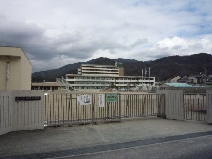 広島県呉市広本町1(アパート)の賃貸物件の周辺