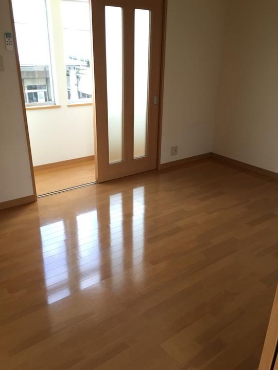 コーポ・マグニフィの居間