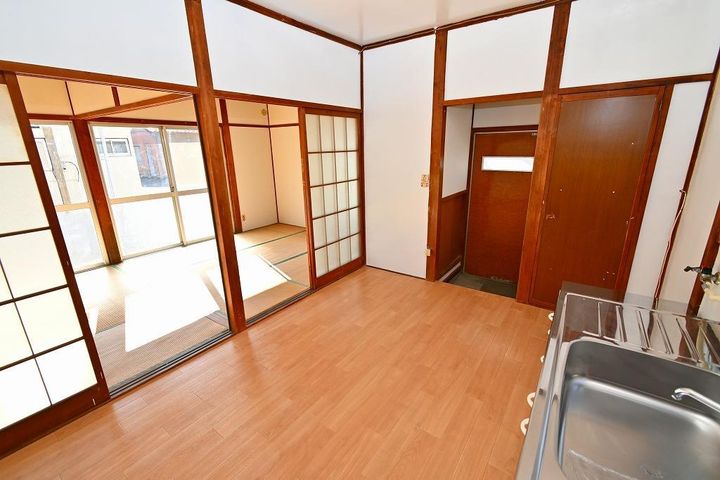 大間々シンプル貸家の居間