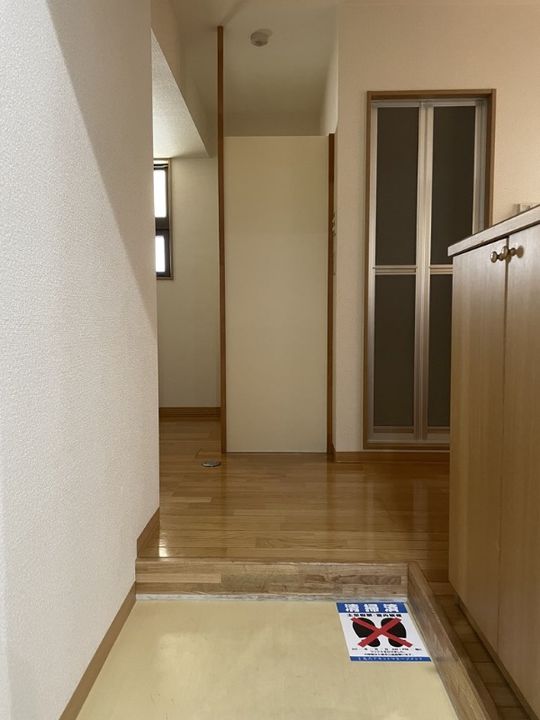 静岡県浜松市中央区山下町(マンション)の賃貸物件の玄関