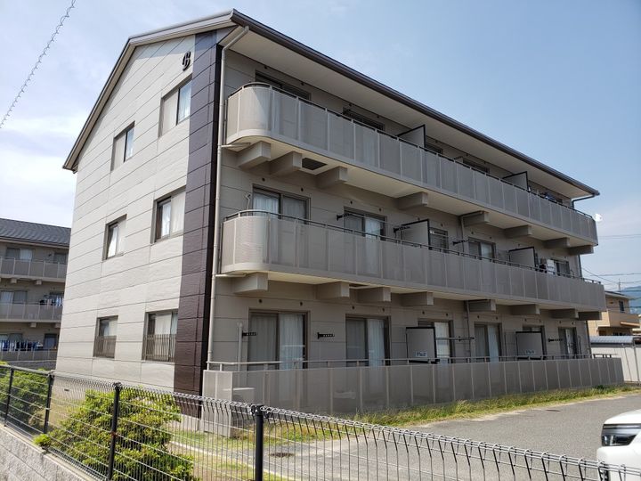 コーシャハイツ富任Bの外観