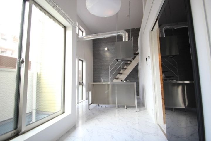 87g K Brand’jr 草津の居間