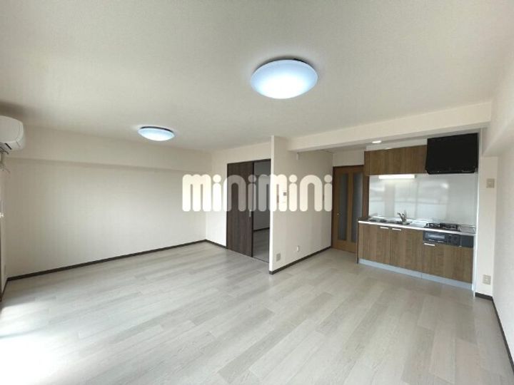 ウエストソシアの居間