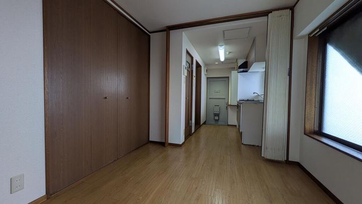 桜町コーポの居間