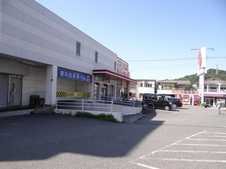 メゾンドロワールの周辺